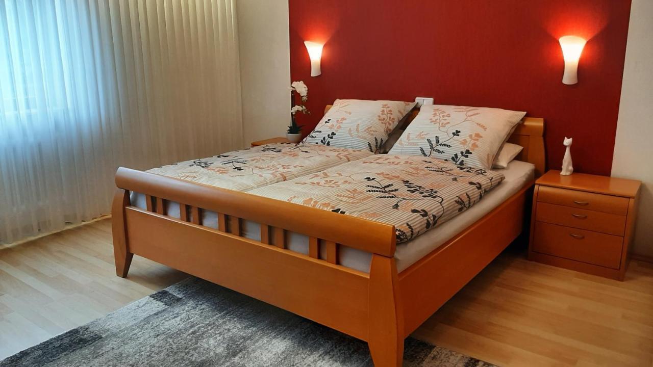 Ferienwohnung Mit Japangarten Karlstadt Bagian luar foto