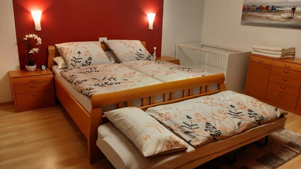 Ferienwohnung Mit Japangarten Karlstadt Bagian luar foto