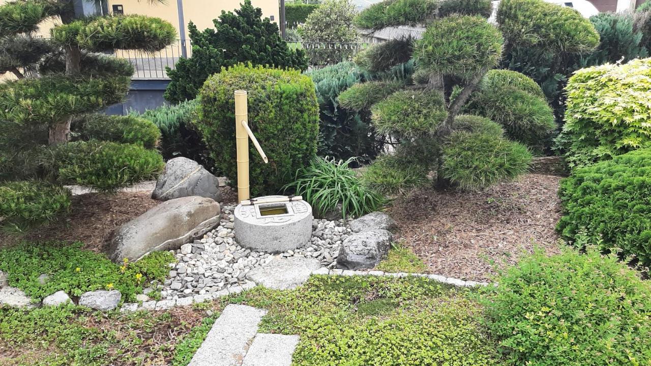 Ferienwohnung Mit Japangarten Karlstadt Bagian luar foto